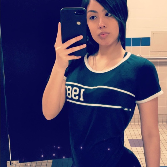 Meet your Posher, Jaclyn - Picture 4 of 7